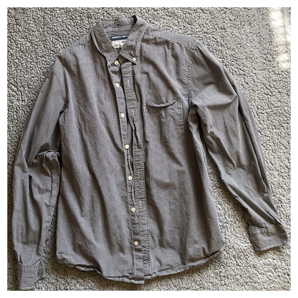 Old Navy Men’s Medium Black & White Gingham Long Sleeve Button Down Shirt.